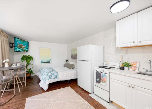 Property at 441 Lewers St #301, Honolulu, HI 96815, 1 bath