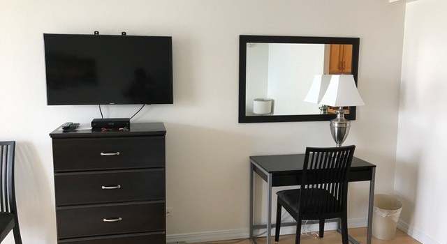 Photo of 445 Seaside Ave #1814, Honolulu, HI 96815