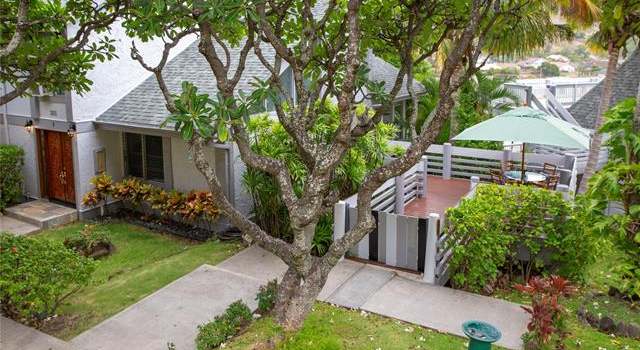 Photo of 1101 Kumukumu St Unit E, Honolulu, HI 96825