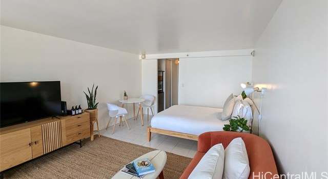 Photo of 445 Seaside Ave #1410, Honolulu, HI 96815