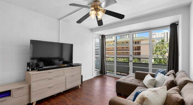 Photo of 445 Kaiolu St #407, Honolulu, HI 96815