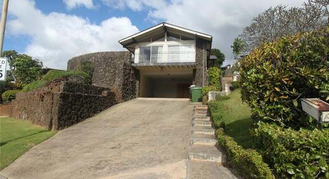 Photo of 99-1066 Manako St, Aiea, HI 96701