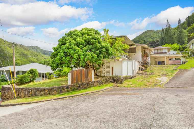 Photo of 2446 Puunoa Pl Honolulu, HI 96816
