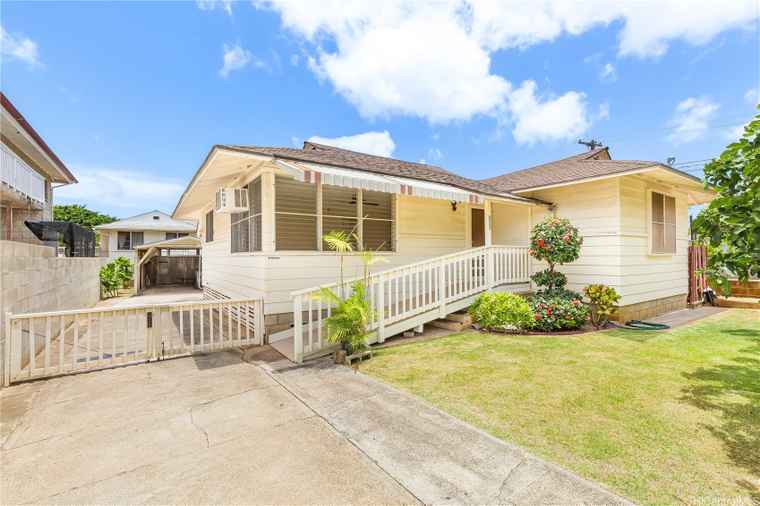 Photo of 621 22nd Ave Honolulu, HI 96816