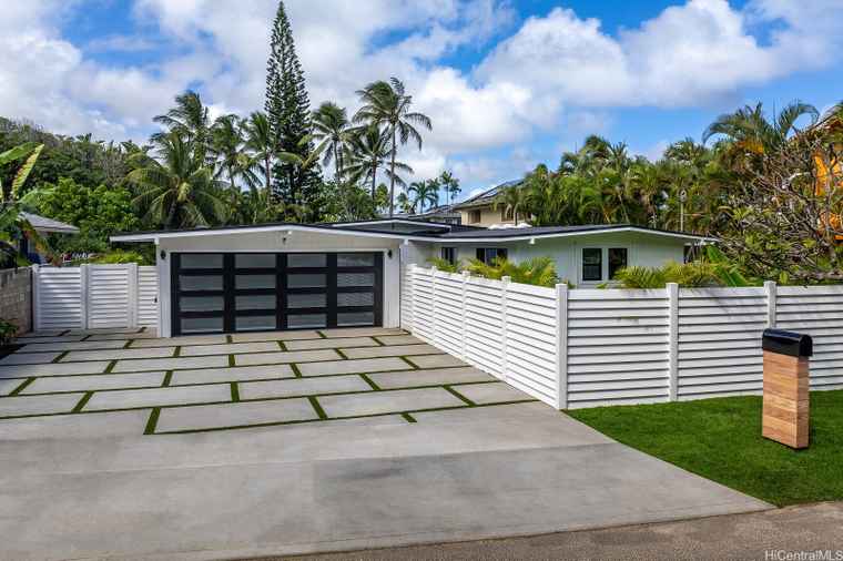 Photo of 114 Kaelepulu Dr Kailua, HI 96734