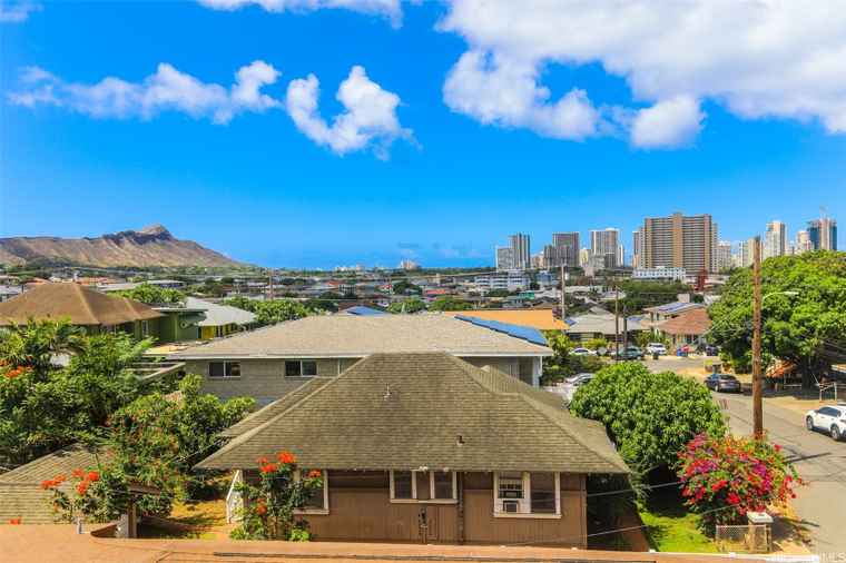 Photo of 1017 2nd Ave Honolulu, HI 96816