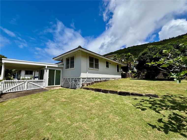 Photo of 2448 A East Manoa Rd Honolulu, HI 96822