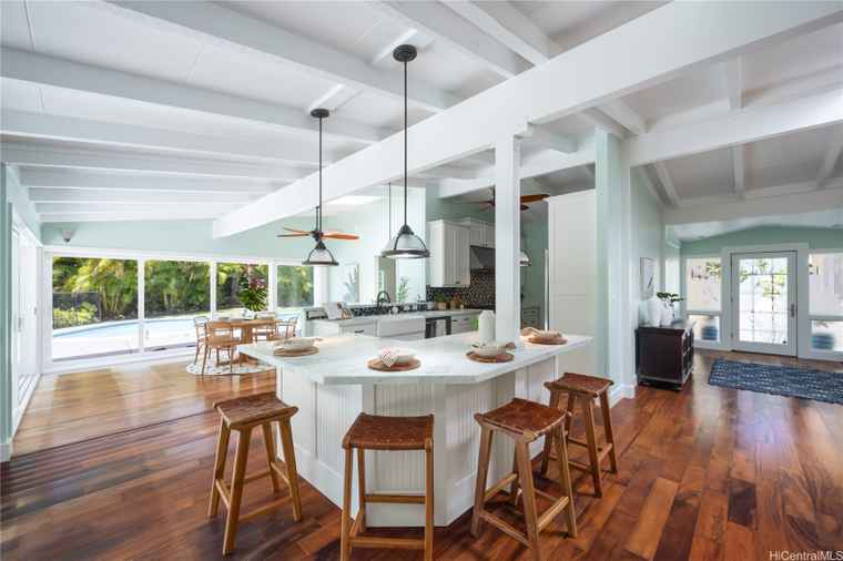 Photo of 650 Ikemaka Pl Kailua, HI 96734