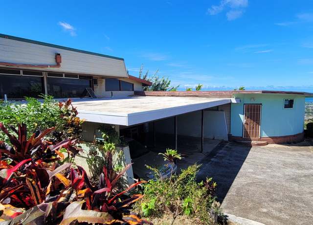Property at 401 Palani Pl, Wailuku, HI 96793, 6 beds, 2 baths