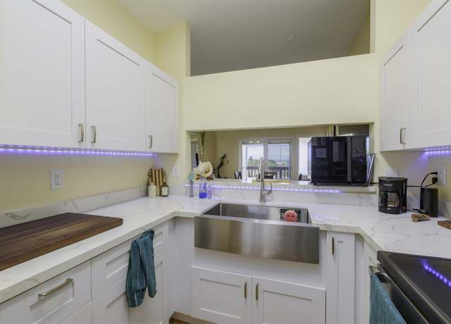 Property at 33 Waiaka Ln Unit 33-205, Wailuku, HI 96793, 2 beds, 2 baths