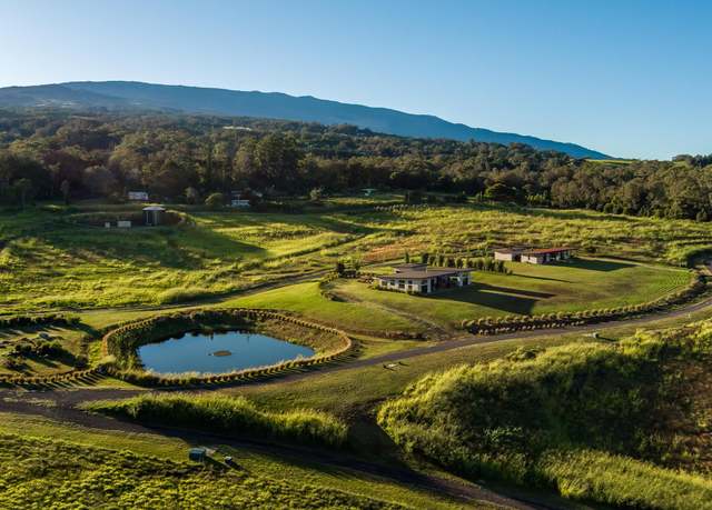 Property at 810 Piiholo Rd, Makawao, HI 96768, 4 beds, 3 baths