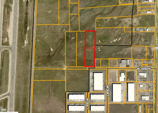 Property at 395 W 3200 N, Hyde Park, UT 84318