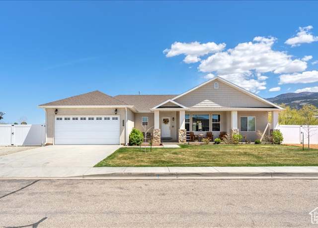 Property at 4544 N Prospector Ln, Enoch, UT 84721, 6 beds, 3 baths