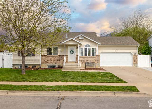 Property at 1093 E 255 S, Layton, UT 84041, 5 beds, 3 baths