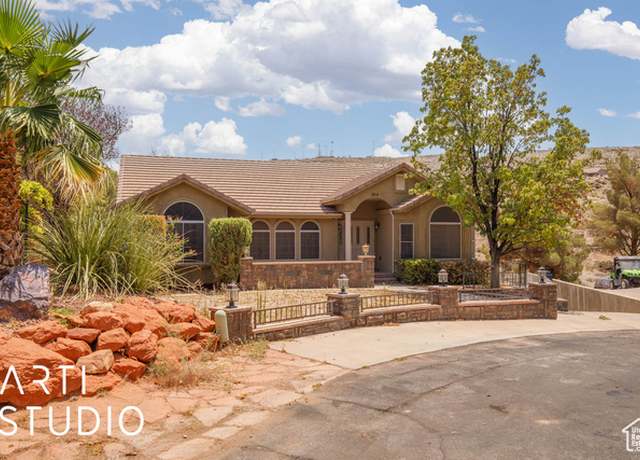 Property at 264 E San Rafael Pl, St. George, UT 84790, 4 beds, 4.5 baths