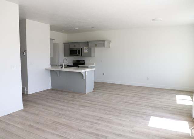 Property at 2078 E Sand Hollow Dr #3232, Eagle Mountain, UT 84005, 3 beds, 2.5 baths
