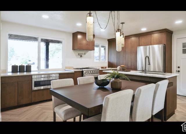 Property at 1351 E 400 S, Fruit Heights, UT 84037, 5 beds, 3.5 baths