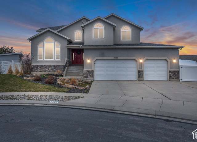Property at 7922 S Goldenpointe Way, West Jordan, UT 84088, 5 beds, 3.5 baths