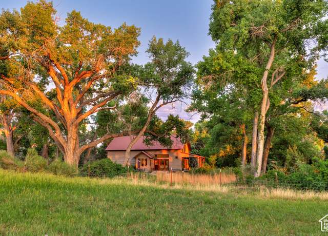 Property at 2927 S East Bench Rd, Moab, UT 84532, 3 beds, 2.5 baths
