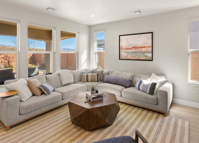 Property at 4712 W 2820 S, Hurricane, UT 84737, 5 beds, 5 baths