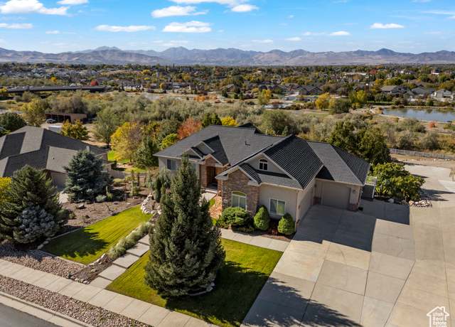 Property at 11272 S Berg Hollow Ln W, South Jordan, UT 84095, 5 beds, 4.5 baths