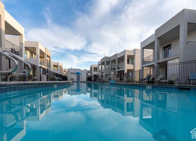 Property at 1122 S 1790 W #17, St. George, UT 84770, 4 beds, 3.5 baths