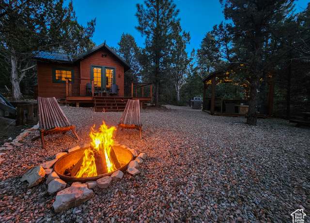 Property at 95 S White Oak St, Orderville, UT 84758, 1 bed, 1 bath
