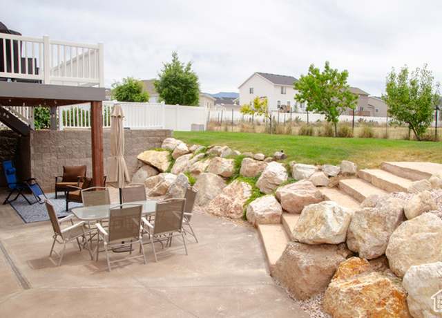 Property at 2515 W 3375 S, West Haven, UT 84401, 5 beds, 3 baths