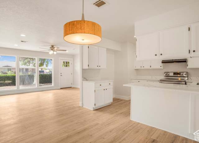 Property at 1098 N 1900 W, St. George, UT 84770, 4 beds, 2 baths