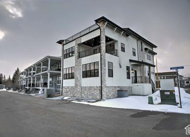 Property at 585 N Amber Ln, Garden City, UT 84028, 7 beds, 7.5 baths