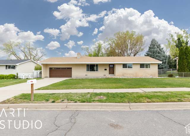 Property at 379 E 100 S, Kaysville, UT 84037, 4 beds, 3 baths