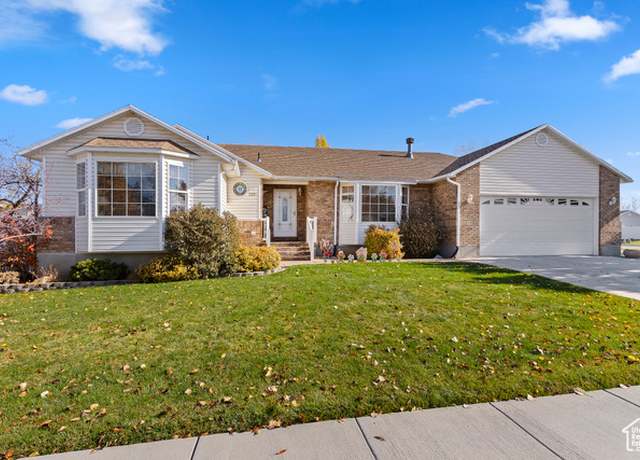 Property at 333 S Park St, Grantsville, UT 84029, 4 beds, 3 baths