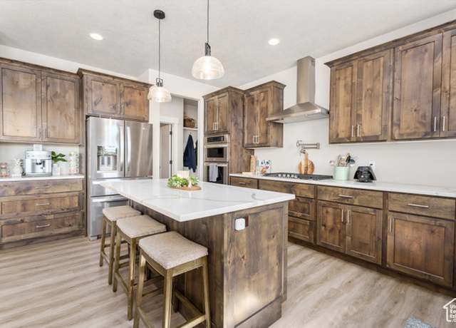 Property at 1061 W Smithsonian Way, Apple Valley, UT 84737, 7 beds, 5 baths