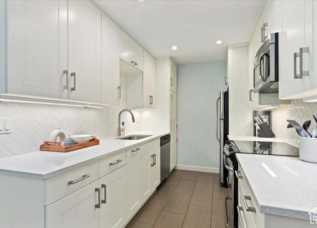 Property at 110 S 800 E #207, Salt Lake City, UT 84102, 2 beds, 1 bath