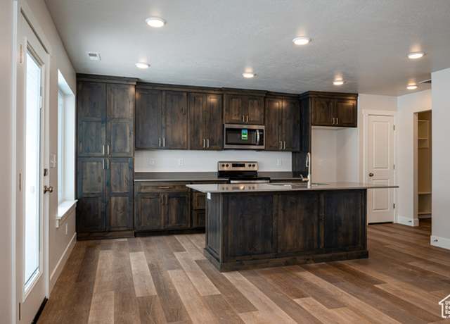 Property at 655 S 85 E #32, Smithfield, UT 84335, 3 beds, 2.5 baths
