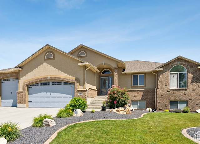 Property at 620 W 3600 S, Riverdale, UT 84405, 6 beds, 4.5 baths