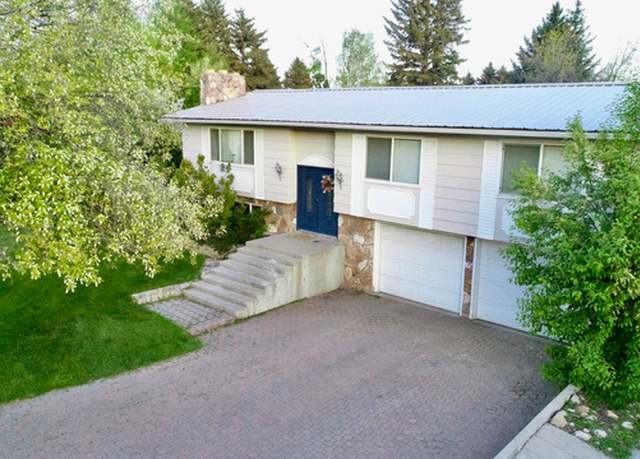 Property at 130 Cascade Quey St, Soda Springs, ID 83276, 4 beds, 2.5 baths