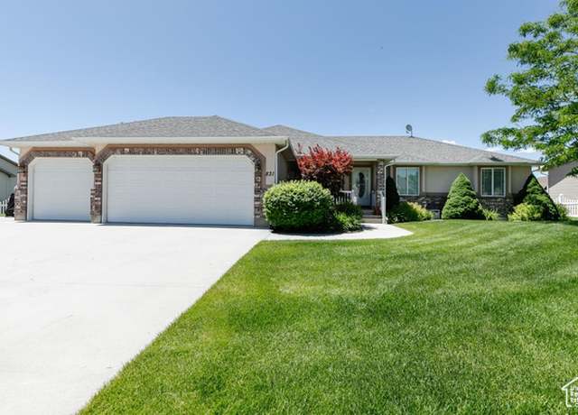 Property at 831 S 1150 E, Preston, ID 83263, 4 beds, 3.5 baths