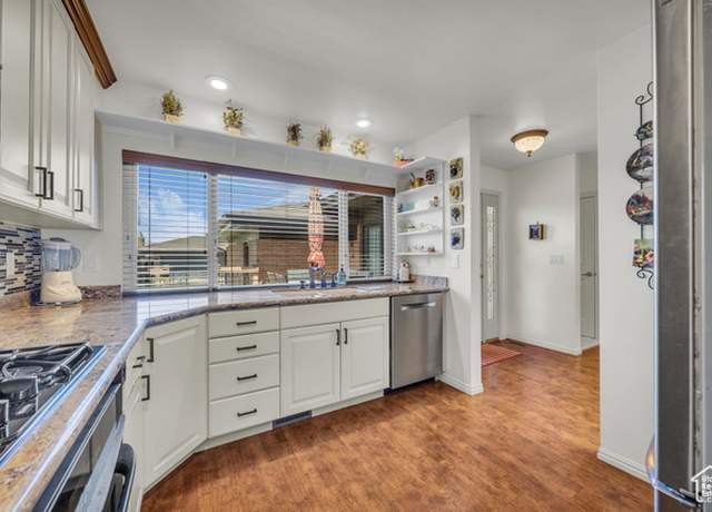 Property at 2251 Ridgewood Way, Bountiful, UT 84010, 4 beds, 2.5 baths