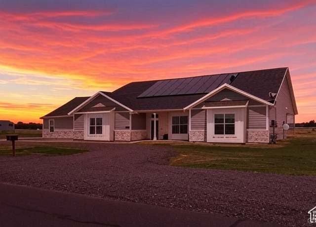 Property at 5724 W 2425 N, Hooper (davis Cnty), UT 84315, 5 beds, 3.5 baths