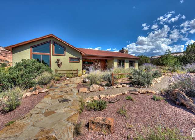Property at 48 W Jennah Cir, Moab, UT 84532, 2 beds, 2 baths