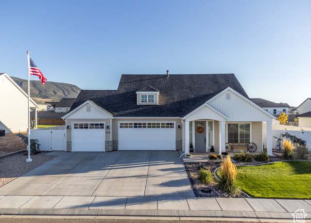 Property at 1044 E Southern Homestead Blvd, Enoch, UT 84721, 4 beds, 2.5 baths