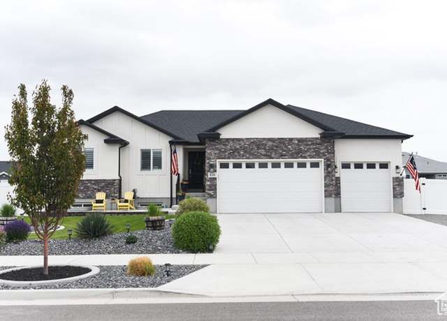Property at 231 S Maya Jane Ln E, Grantsville, UT 84029, 5 beds, 3 baths