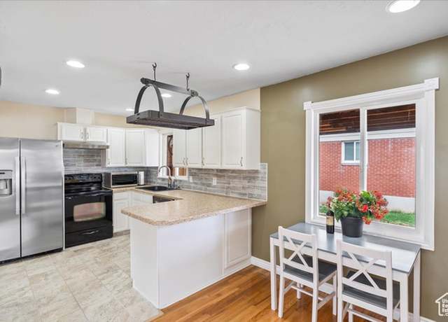 Property at 108 W 4300 S, Washington Terrace, UT 84405, 4 beds, 2 baths