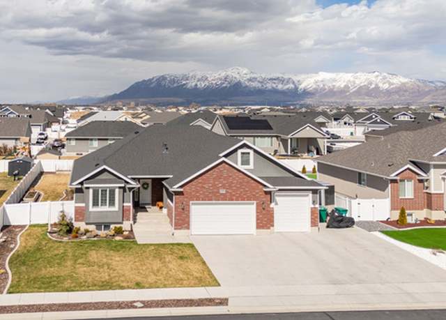 Property at 2252 W 3250 S, West Haven, UT 84401, 4 beds, 2.5 baths