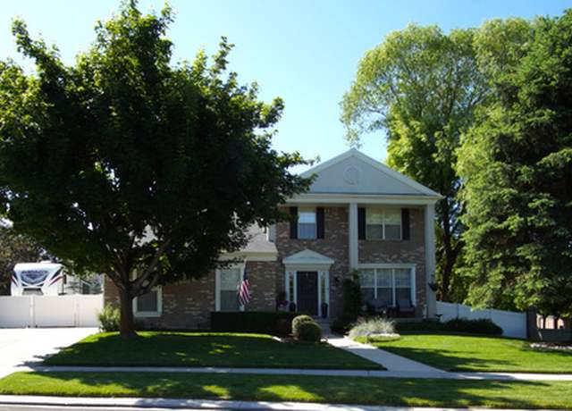 Property at 318 E Cranberry Hill Dr, Draper, UT 84020, 5 beds, 3.5 baths