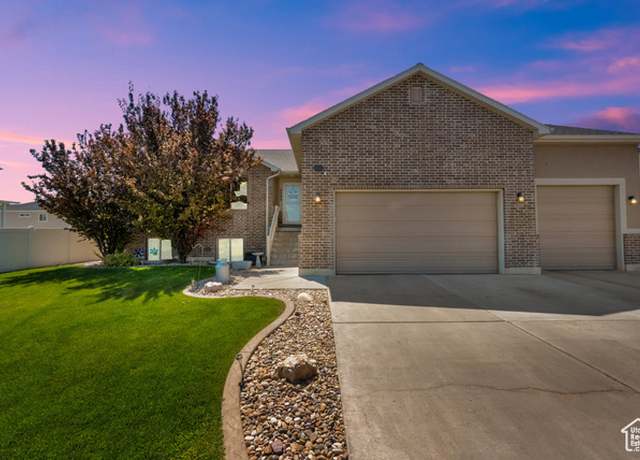 Property at 5295 S 4425 W, Hooper, UT 84315, 5 beds, 3 baths