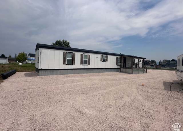 Property at 631 S Maple Dr, Garden City, UT 84028, 3 beds, 2 baths