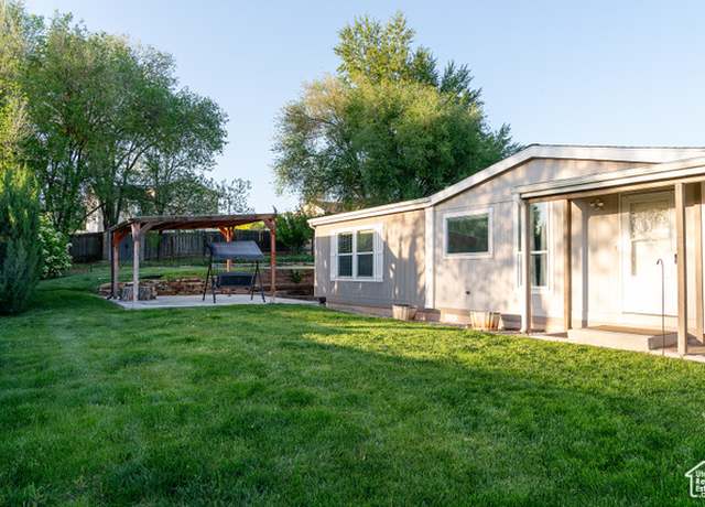 Property at 624 W 300 N, Clearfield, UT 84015, 4 beds, 2 baths