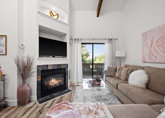 Property at 9189 S Jefferson Pl, Sandy, UT 84070, 3 beds, 2 baths